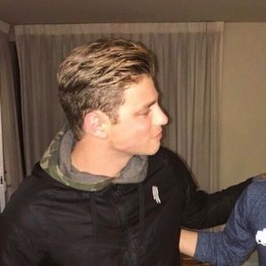 Meet your Posher, Corey